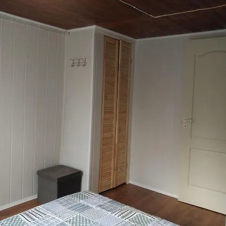 Σπίτι διακοπών Renovated Wooden 300 Meters From The Ragaciems